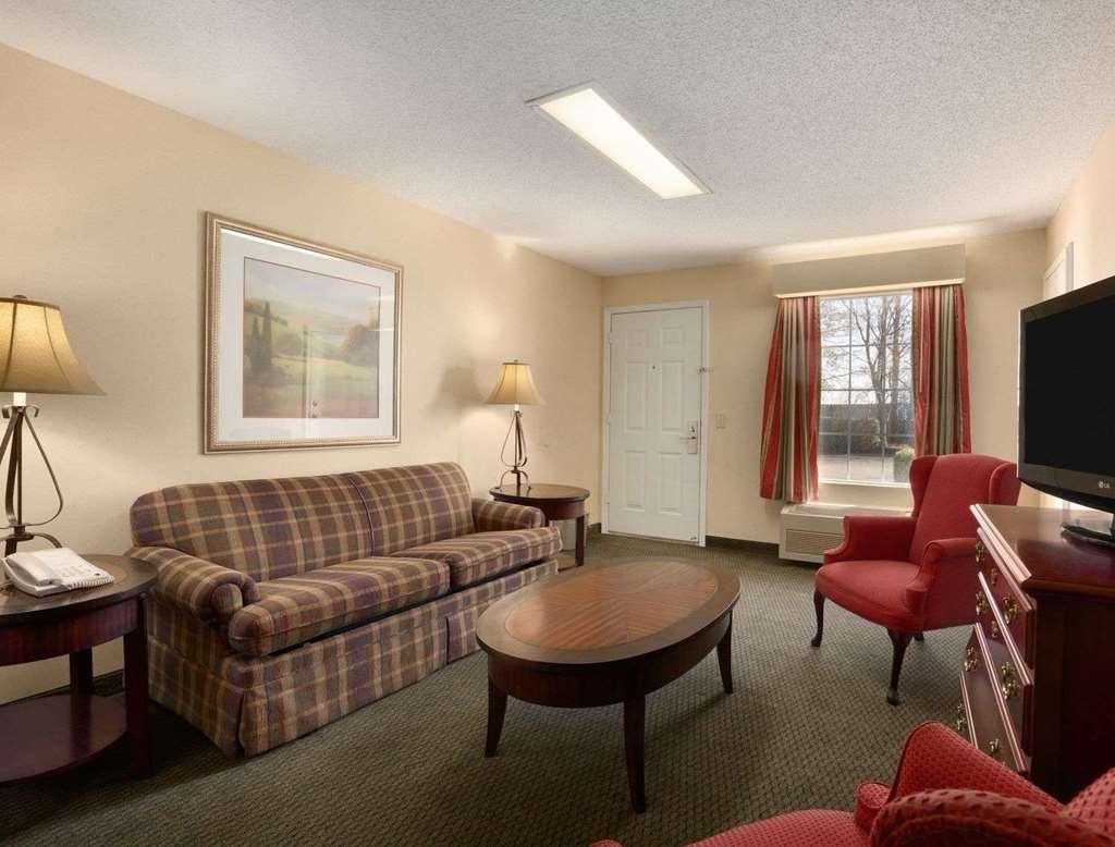 Baymont By Wyndham Salem Roanoke Area Hotel Szoba fotó